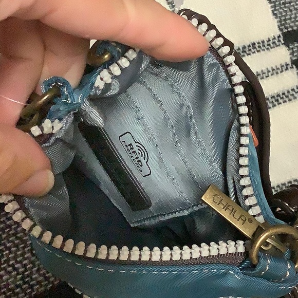 Chala nylon & vegan leather floral crossbody purse - Picture 6 of 10